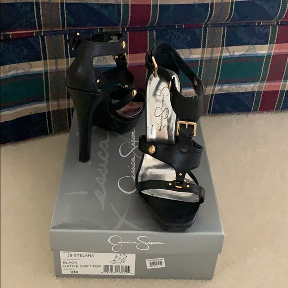 Jessica Simpson - Picture 2 of 2